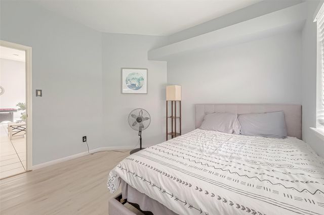 9310 Corner Oaks Ln, Houston, TX 77036