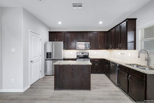 9010 MOCCASIN LK, San Antonio, TX 78245