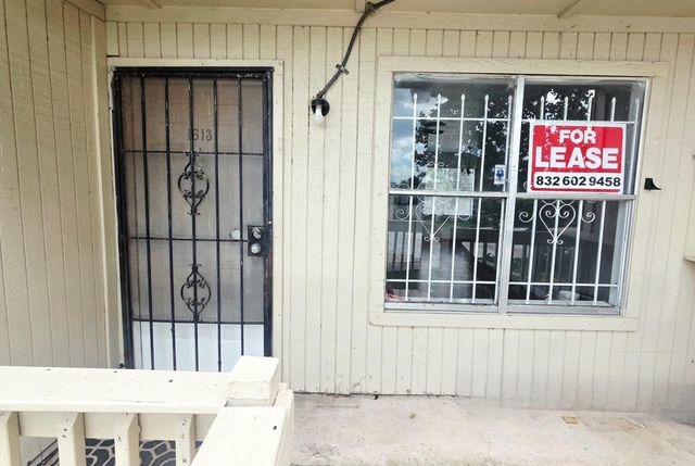 9898 Club Creek Drive 1613, Houston, TX 77036