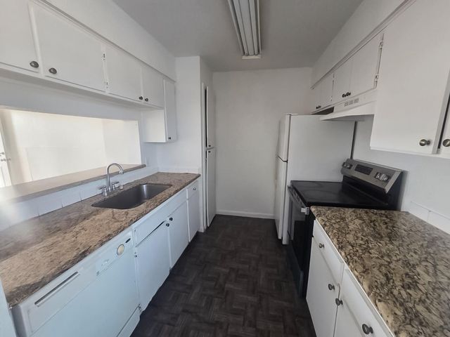 9898 Club Creek Drive 1613, Houston, TX 77036