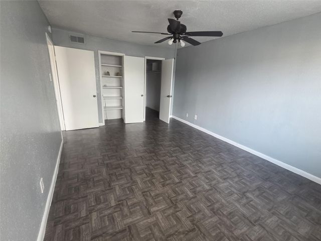 9898 Club Creek Drive 1613, Houston, TX 77036