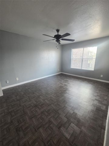 9898 Club Creek Drive 1613, Houston, TX 77036