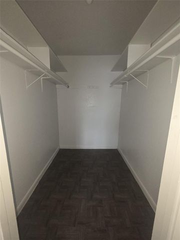 9898 Club Creek Drive 1613, Houston, TX 77036
