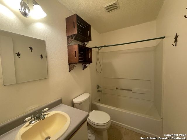 7631 Heathridge, San Antonio, TX 78250