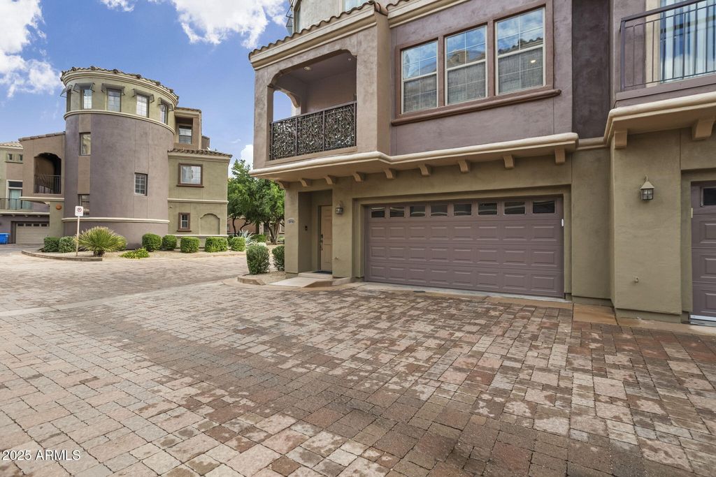 3935 E ROUGH RIDER Road 1056, Phoenix, AZ 85050