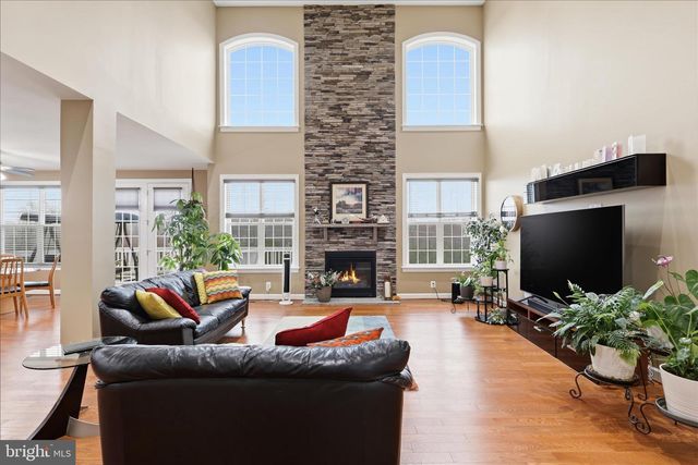 5575 JAMES YOUNG WAY, Fairfax, VA 22032