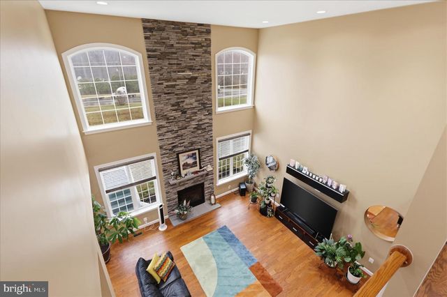 5575 JAMES YOUNG WAY, Fairfax, VA 22032