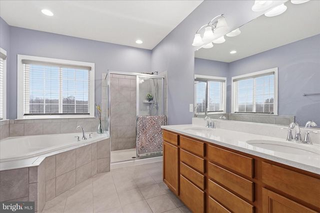 5575 JAMES YOUNG WAY, Fairfax, VA 22032