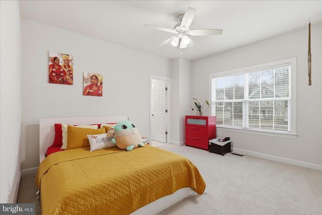 5575 JAMES YOUNG WAY, Fairfax, VA 22032