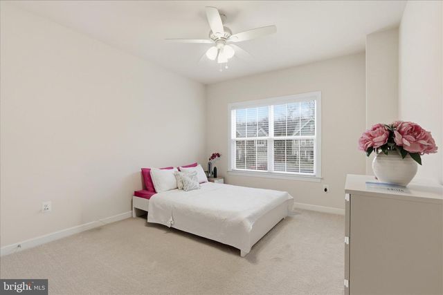 5575 JAMES YOUNG WAY, Fairfax, VA 22032