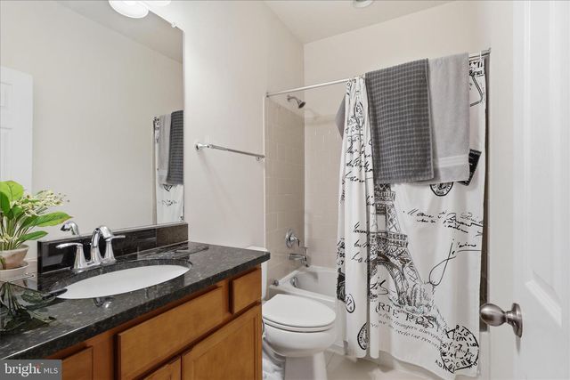 5575 JAMES YOUNG WAY, Fairfax, VA 22032