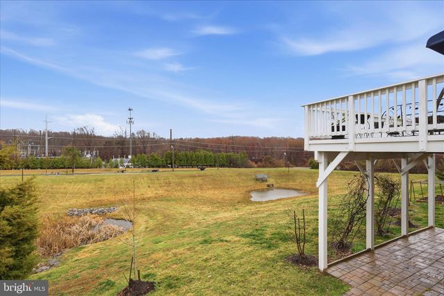 5575 JAMES YOUNG WAY, Fairfax, VA 22032