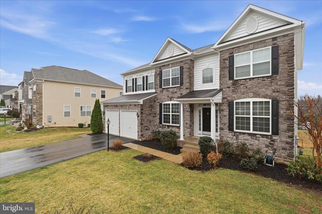 5575 JAMES YOUNG WAY, Fairfax, VA 22032