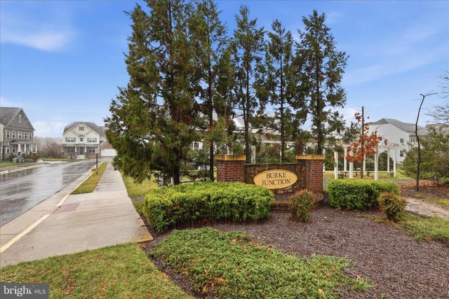 5575 JAMES YOUNG WAY, Fairfax, VA 22032