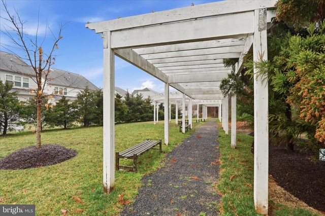 5575 JAMES YOUNG WAY, Fairfax, VA 22032