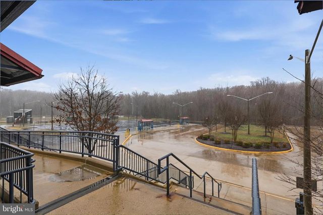 5575 JAMES YOUNG WAY, Fairfax, VA 22032