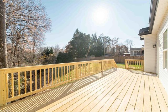 313 Broken Saddle Lane, Kernersville, NC 27284