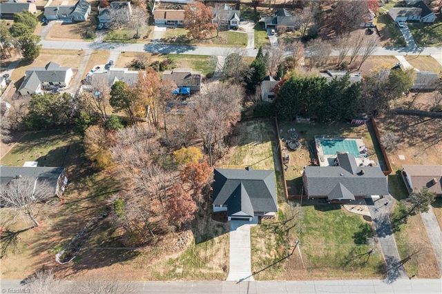 313 Broken Saddle Lane, Kernersville, NC 27284