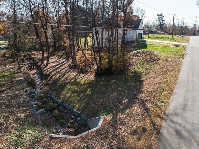 313 Broken Saddle Lane, Kernersville, NC 27284