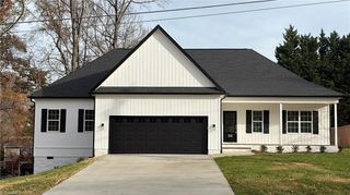 313 Broken Saddle Lane, Kernersville, NC 27284