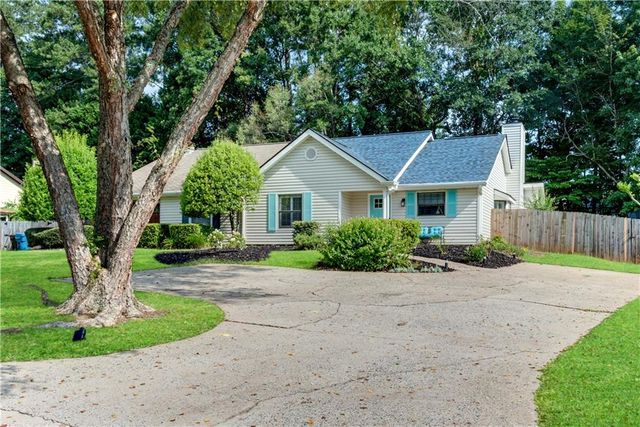 5097 Village Green Way, Alpharetta, GA 30009