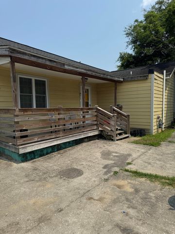 1969 Comstock Avenue, North Charleston, SC 29405