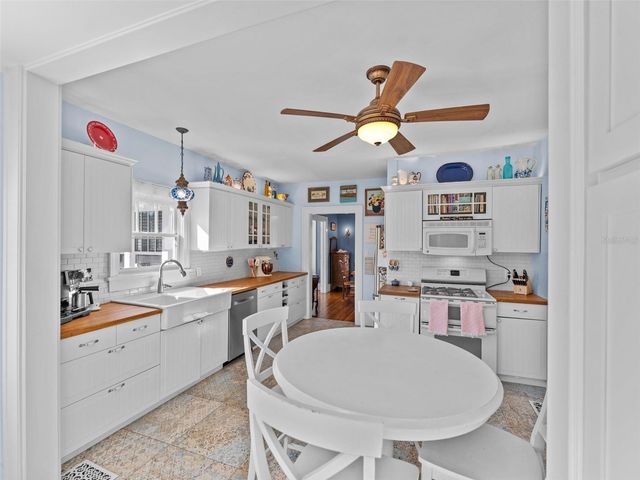 231 72ND STREET N, St Petersburg, FL 33710