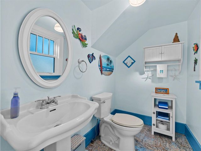 231 72ND STREET N, St Petersburg, FL 33710