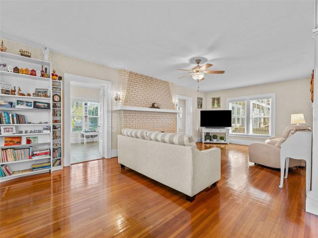 231 72ND STREET N, St Petersburg, FL 33710