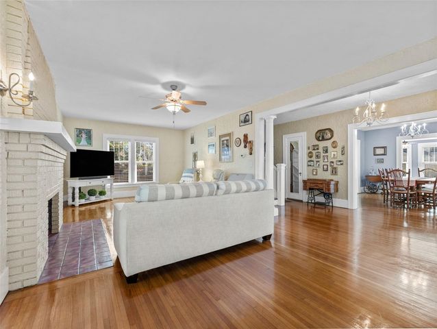 231 72ND STREET N, St Petersburg, FL 33710