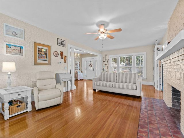 231 72ND STREET N, St Petersburg, FL 33710