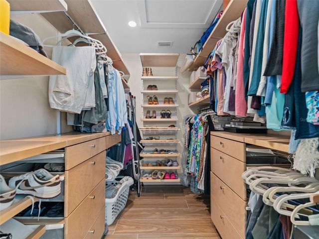 231 72ND STREET N, St Petersburg, FL 33710