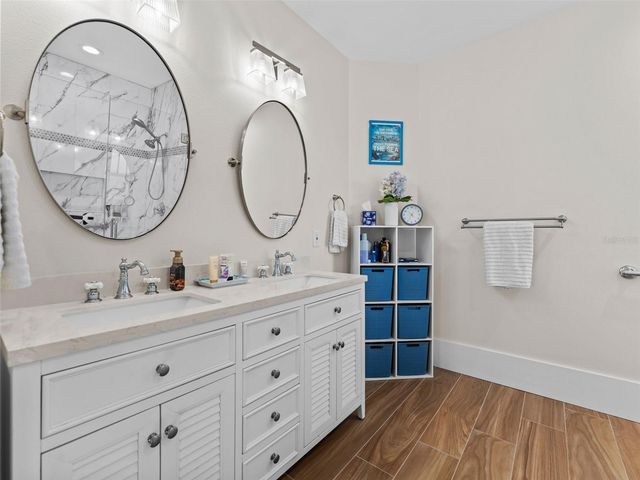 231 72ND STREET N, St Petersburg, FL 33710