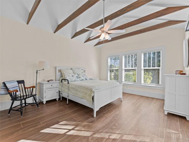 231 72ND STREET N, St Petersburg, FL 33710