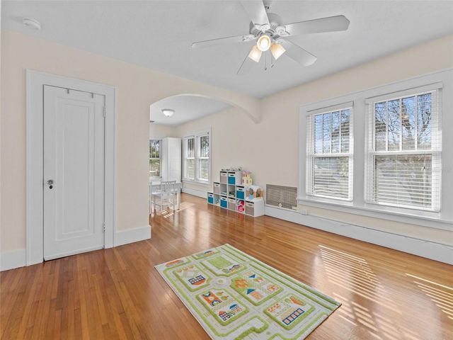 231 72ND STREET N, St Petersburg, FL 33710