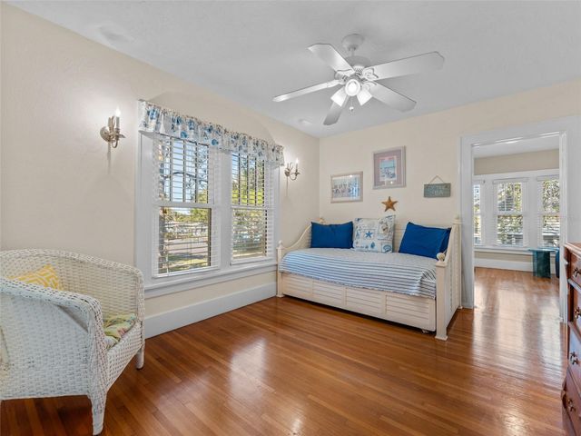 231 72ND STREET N, St Petersburg, FL 33710