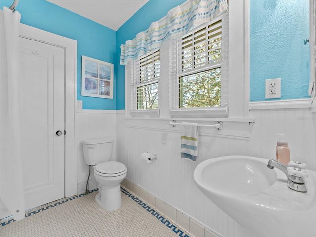 231 72ND STREET N, St Petersburg, FL 33710