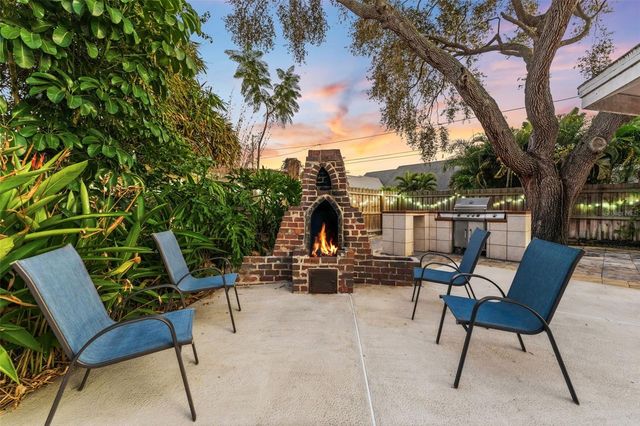 231 72ND STREET N, St Petersburg, FL 33710