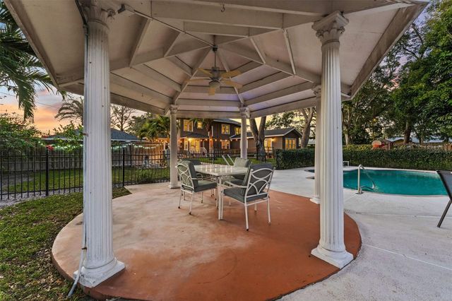 231 72ND STREET N, St Petersburg, FL 33710