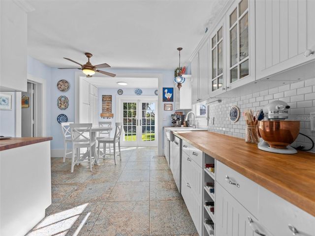 231 72ND STREET N, St Petersburg, FL 33710