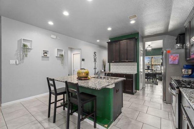 715 Harvest Bluff Drive, Rosharon, TX 77583