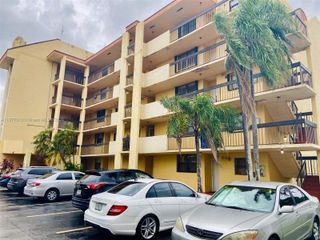 8881 Fontainebleau Blvd 307, Miami, FL 33172