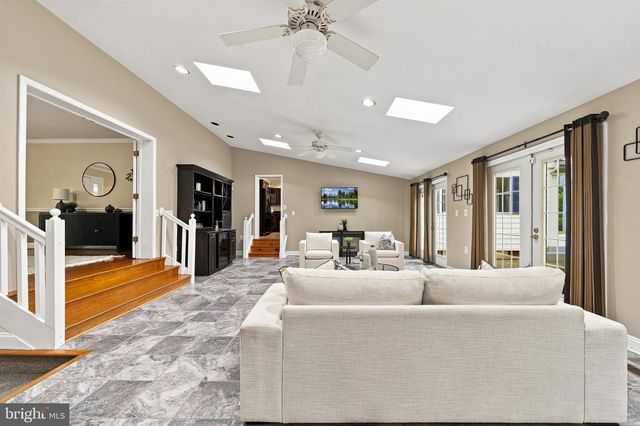 9610 PENNS HILL RD, La Plata, MD 20646