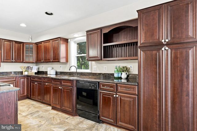 9610 PENNS HILL RD, La Plata, MD 20646