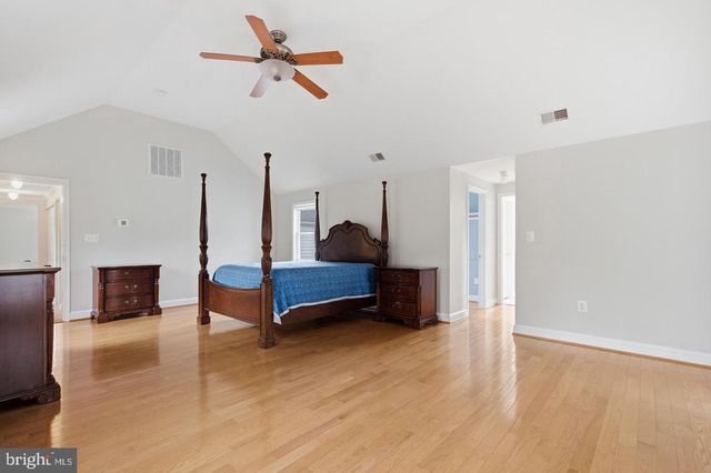 9610 PENNS HILL RD, La Plata, MD 20646