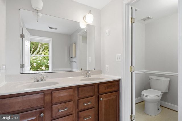 9610 PENNS HILL RD, La Plata, MD 20646