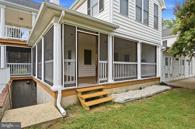9610 PENNS HILL RD, La Plata, MD 20646