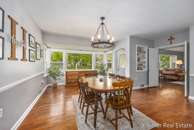 722 N Hudson Street, Lowell, MI 49331