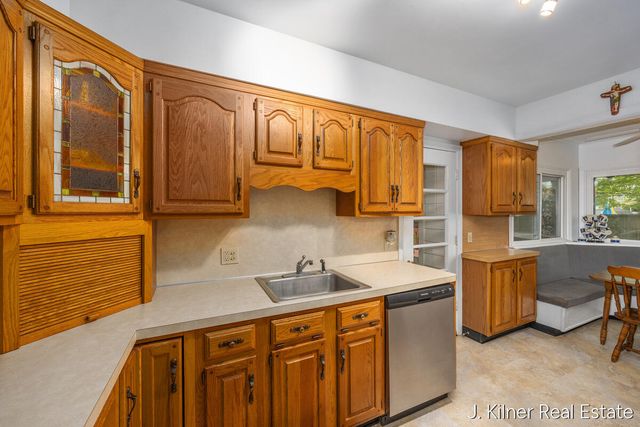 722 N Hudson Street, Lowell, MI 49331