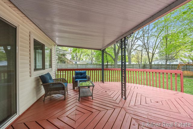 722 N Hudson Street, Lowell, MI 49331